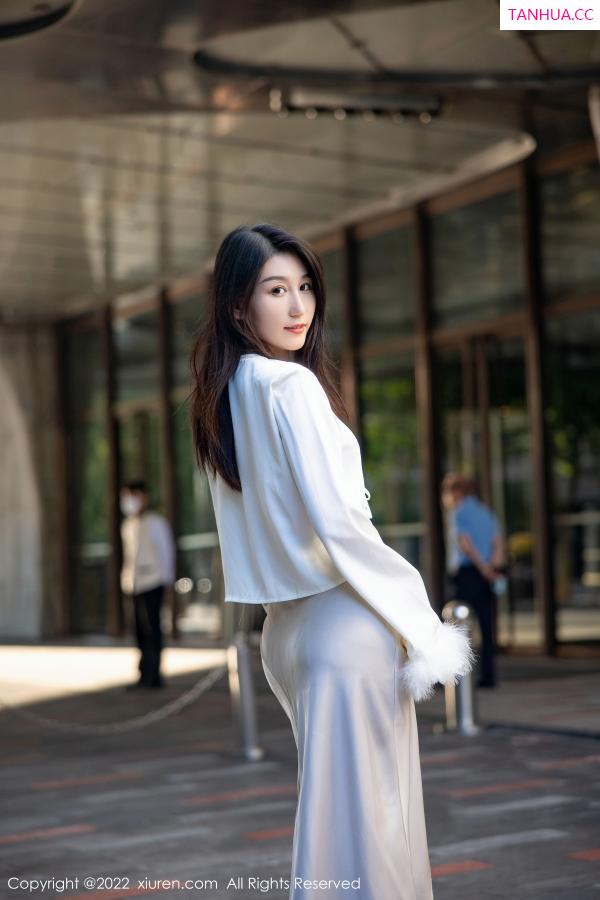   [XiuRen]高清写真图 2022.10.20 No.5734 薇薇酱 成熟美腿第6张图片